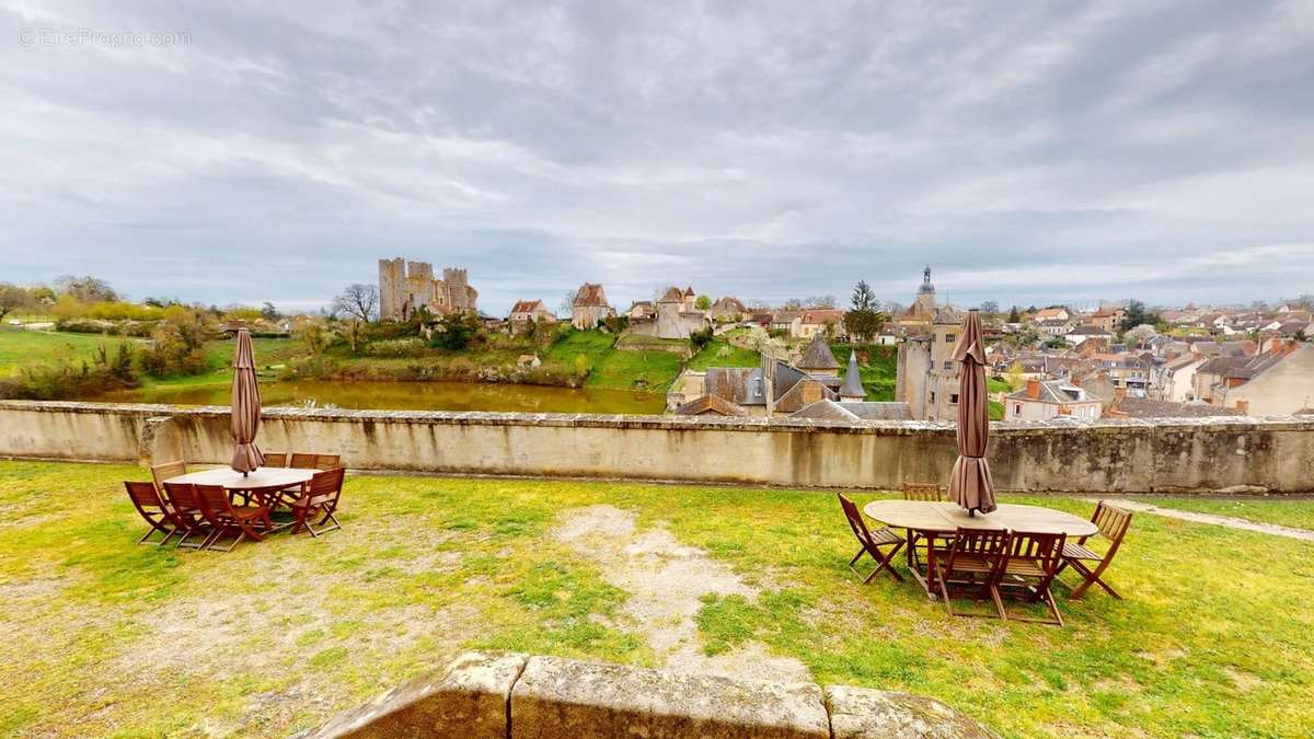 Appartement à MOULINS