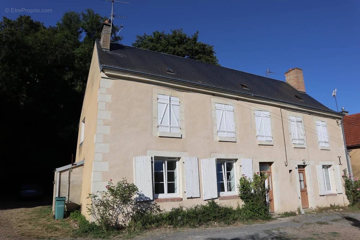 Maison à BESSE-SUR-BRAYE