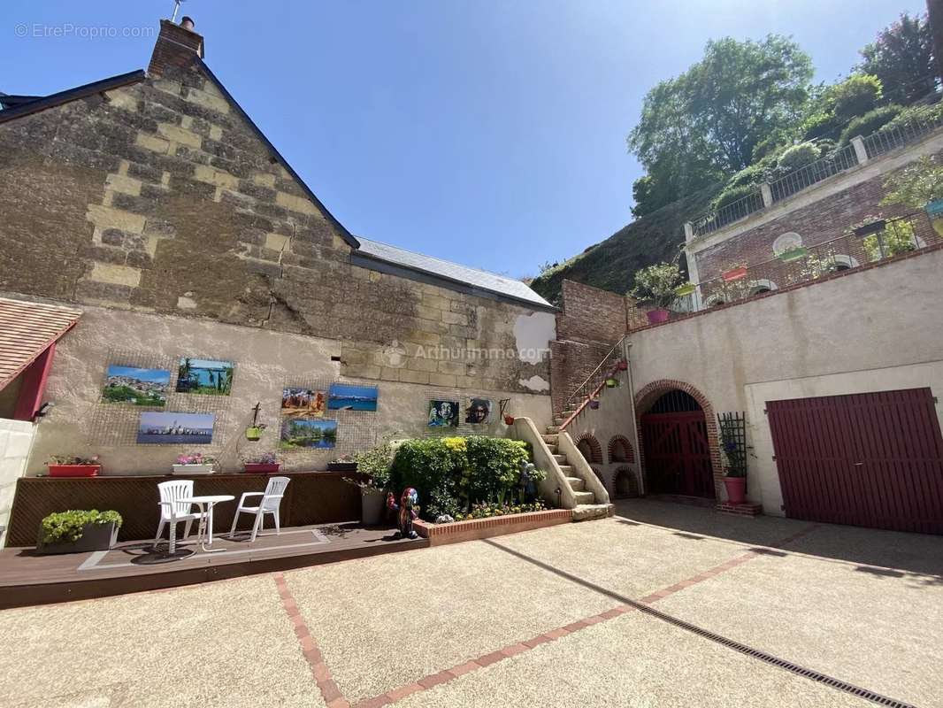 Maison à LA CHARTRE-SUR-LE-LOIR