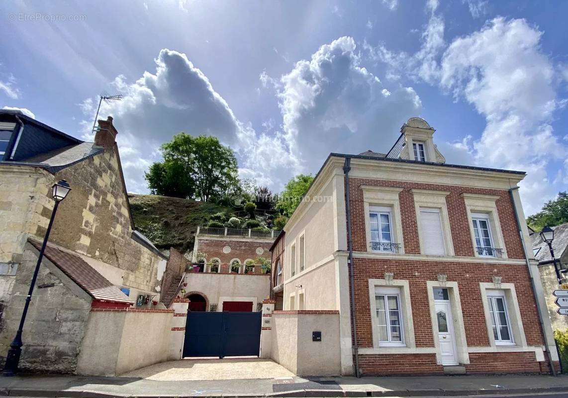 Maison à LA CHARTRE-SUR-LE-LOIR