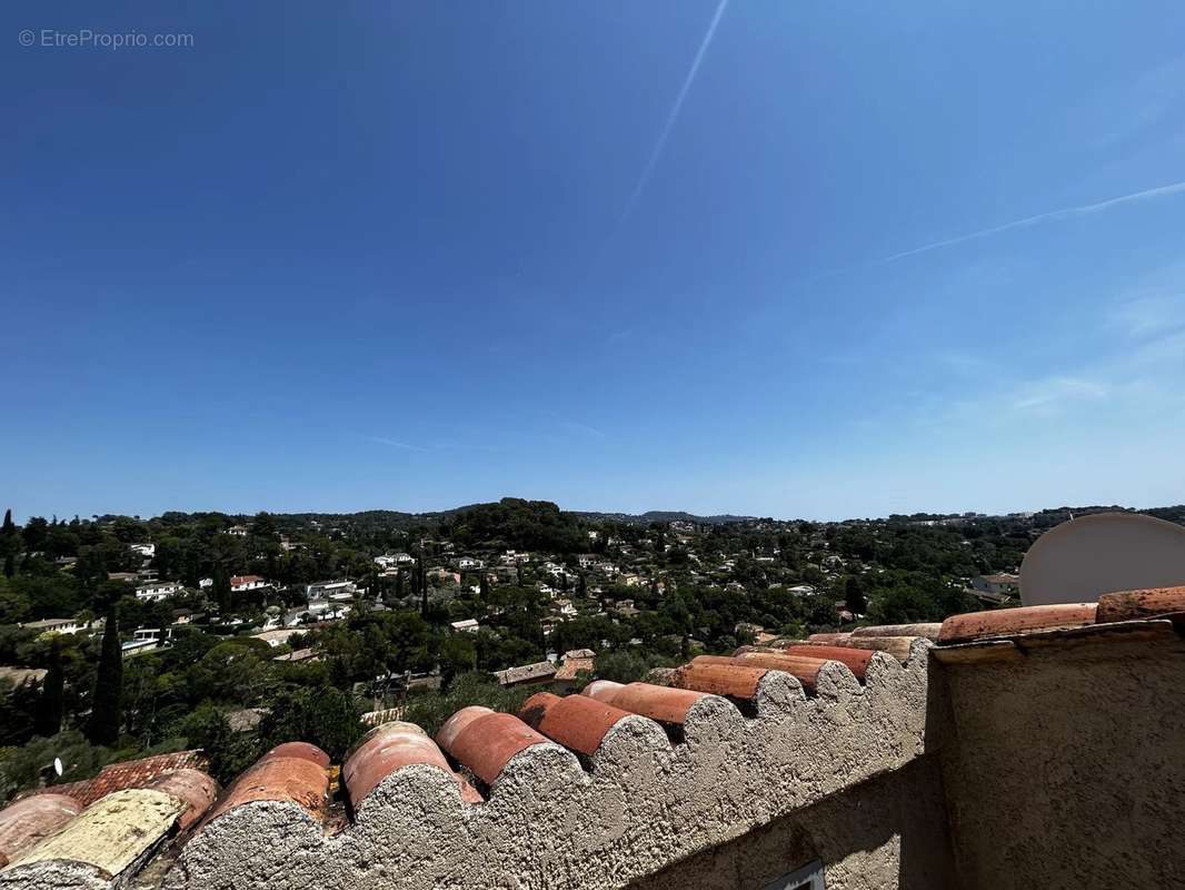 Appartement à MOUGINS