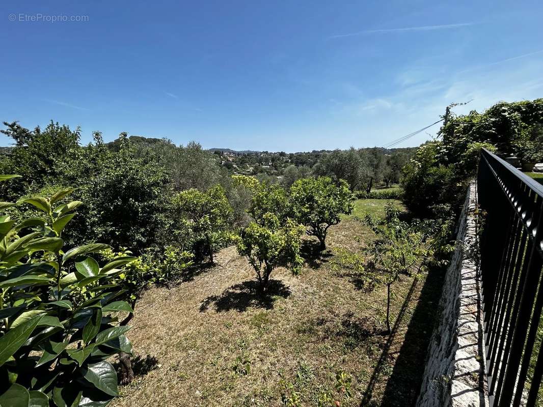 Appartement à MOUGINS