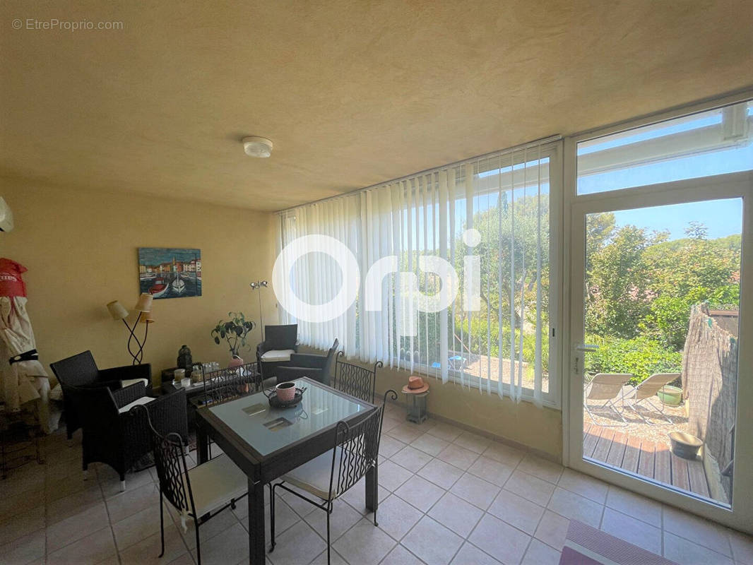 Appartement à SANARY-SUR-MER