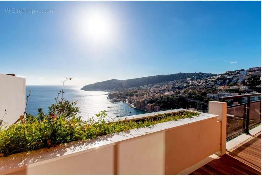 Appartement à VILLEFRANCHE-SUR-MER