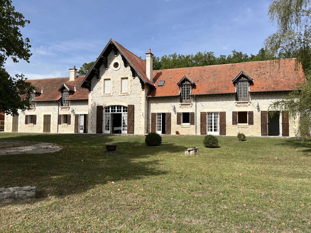 Maison à SAINT-AMAND-MONTROND