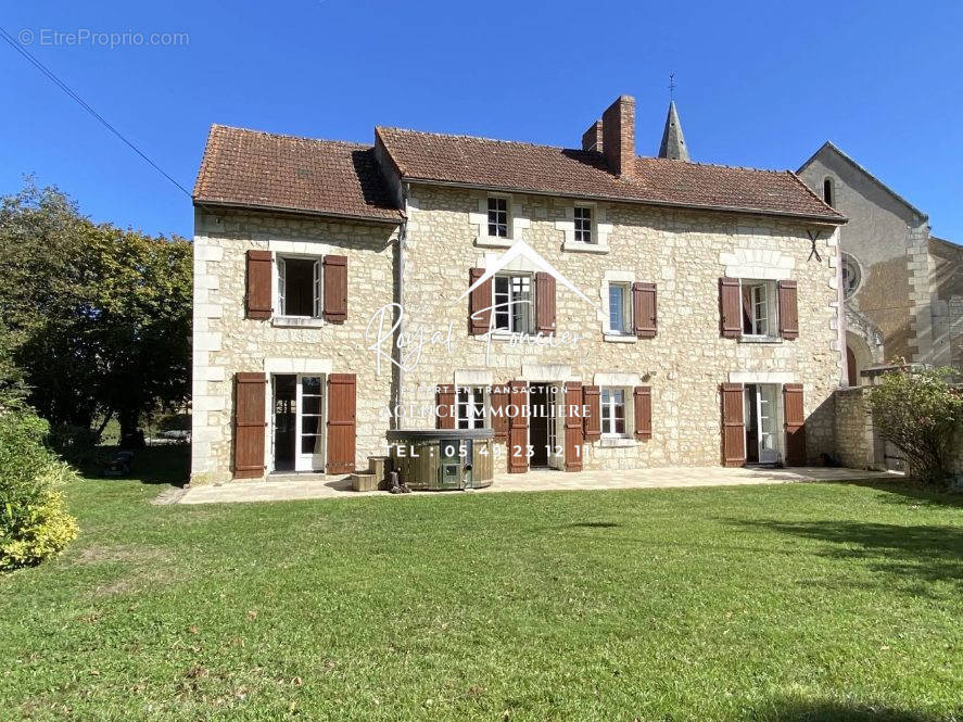 Maison à CHATELLERAULT