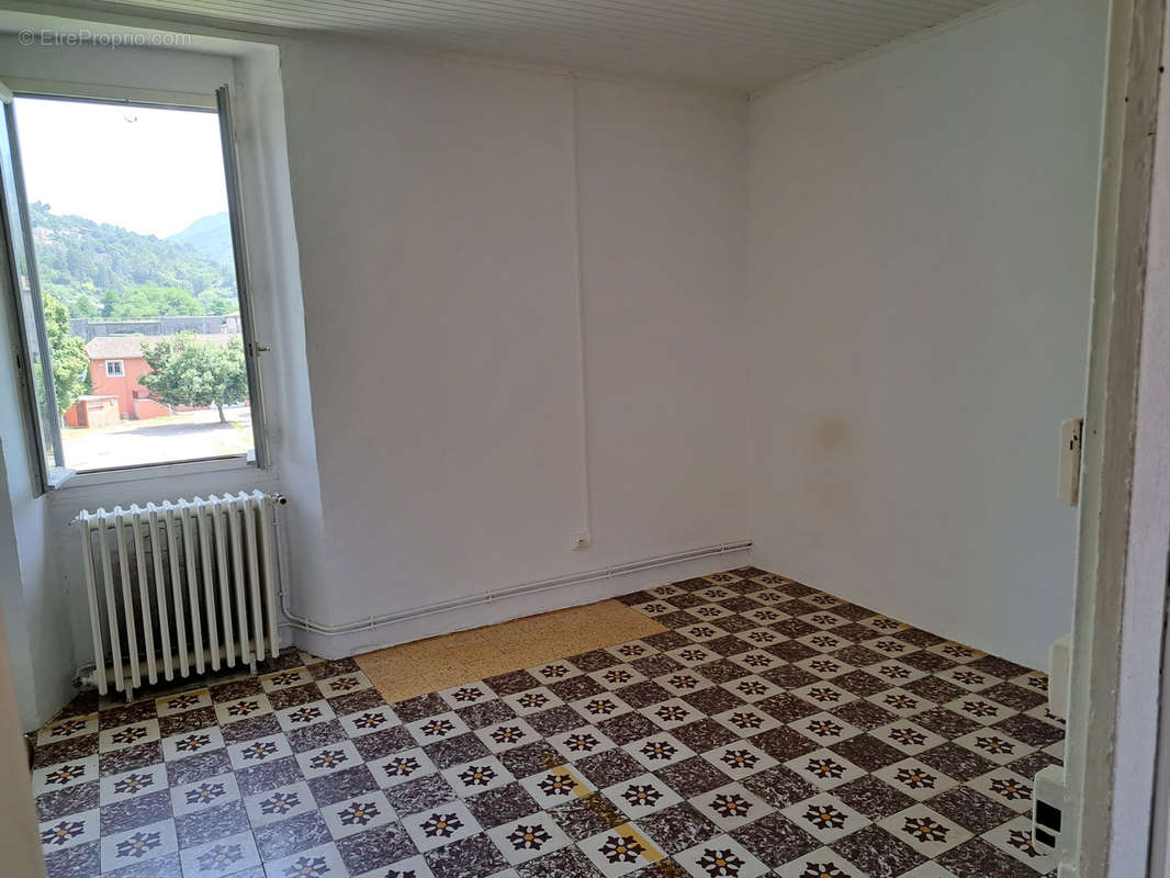 Appartement à SUMENE