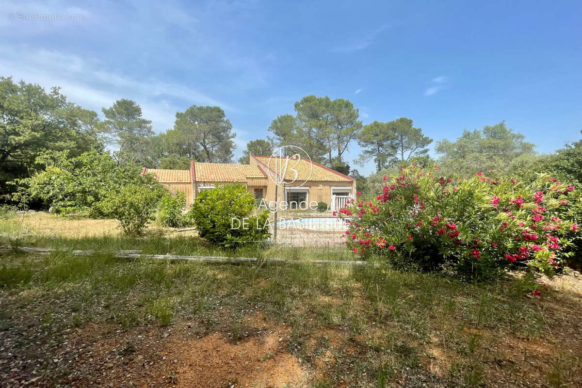 Maison à SAINT-MAXIMIN-LA-SAINTE-BAUME