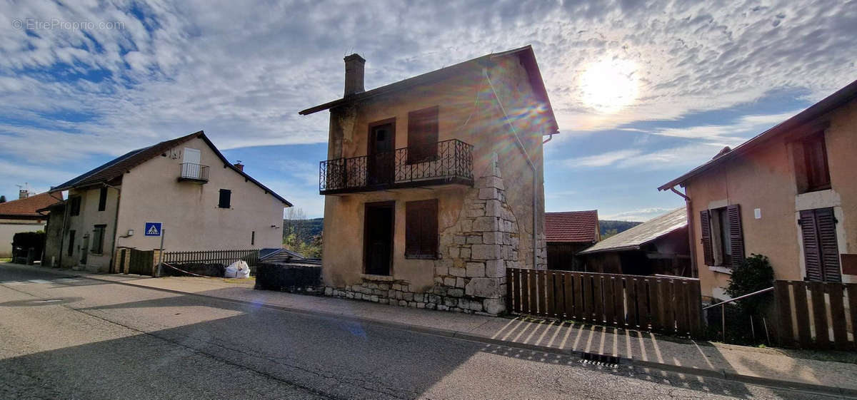 Maison à CORMARANCHE-EN-BUGEY