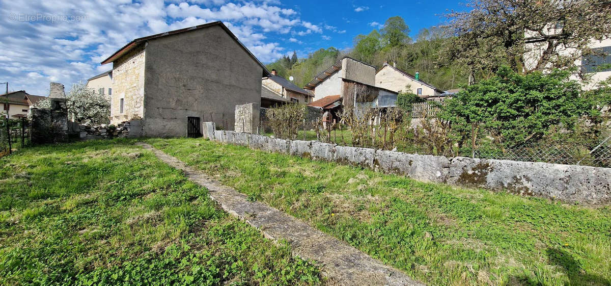 Maison à CORMARANCHE-EN-BUGEY