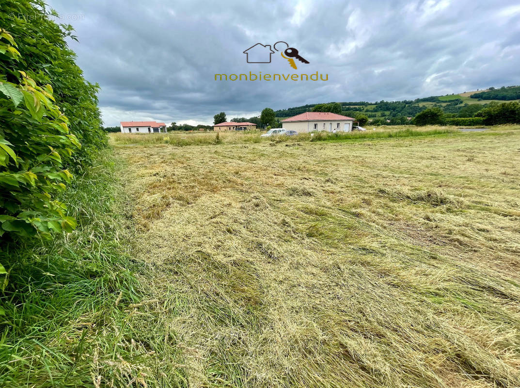 Terrain à ARPAJON-SUR-CERE