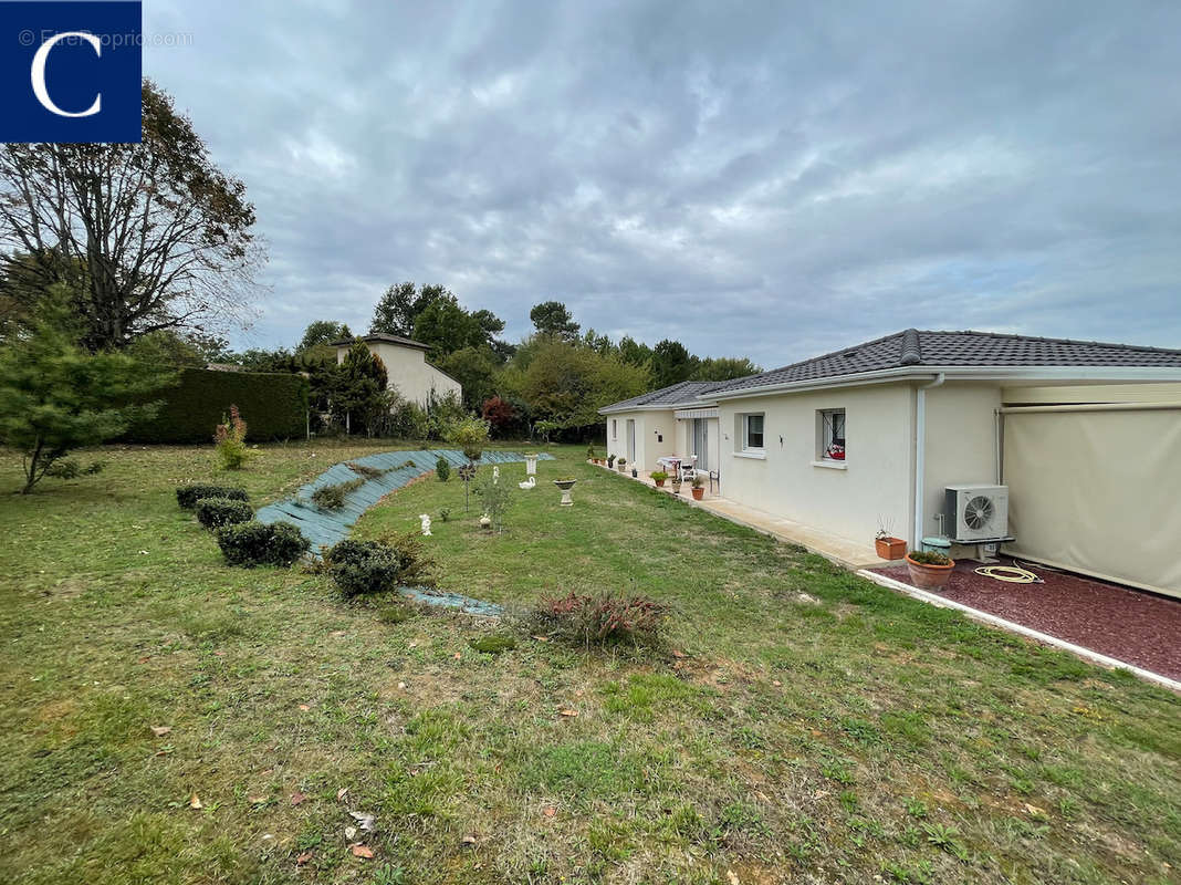 Maison à COURSAC