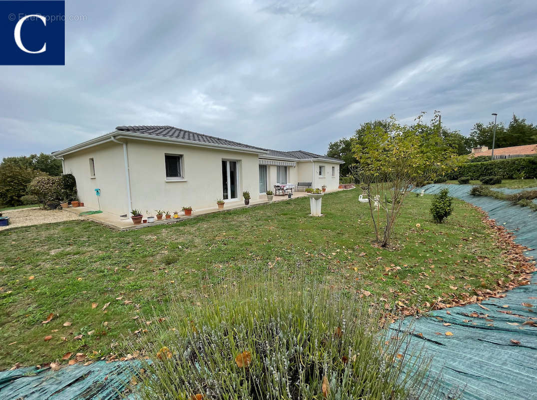 Maison à COURSAC