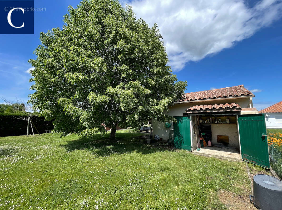 Maison à NEUVIC