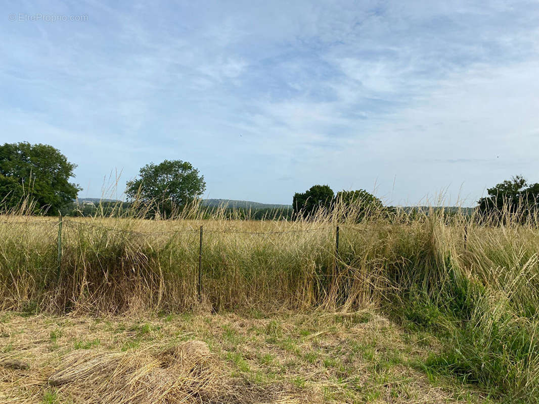 Terrain à CHAUNY