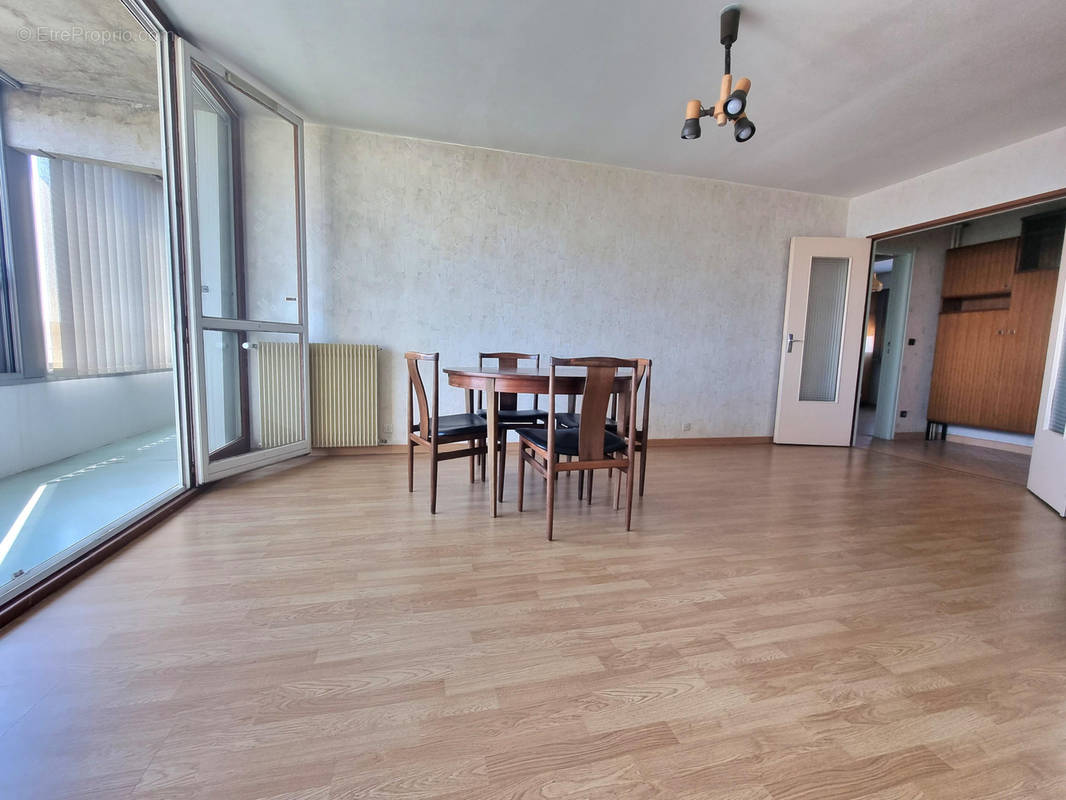 Appartement à LYON-8E