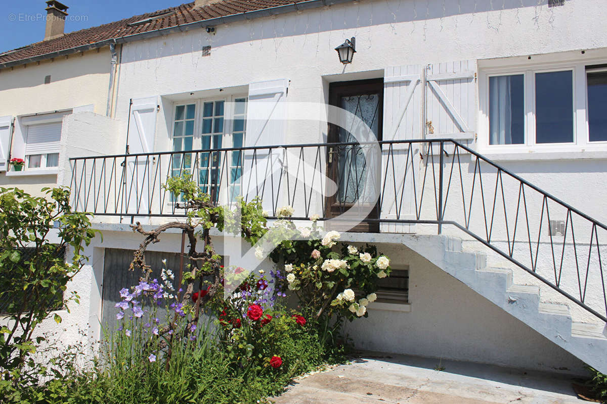 Maison à MALESHERBES