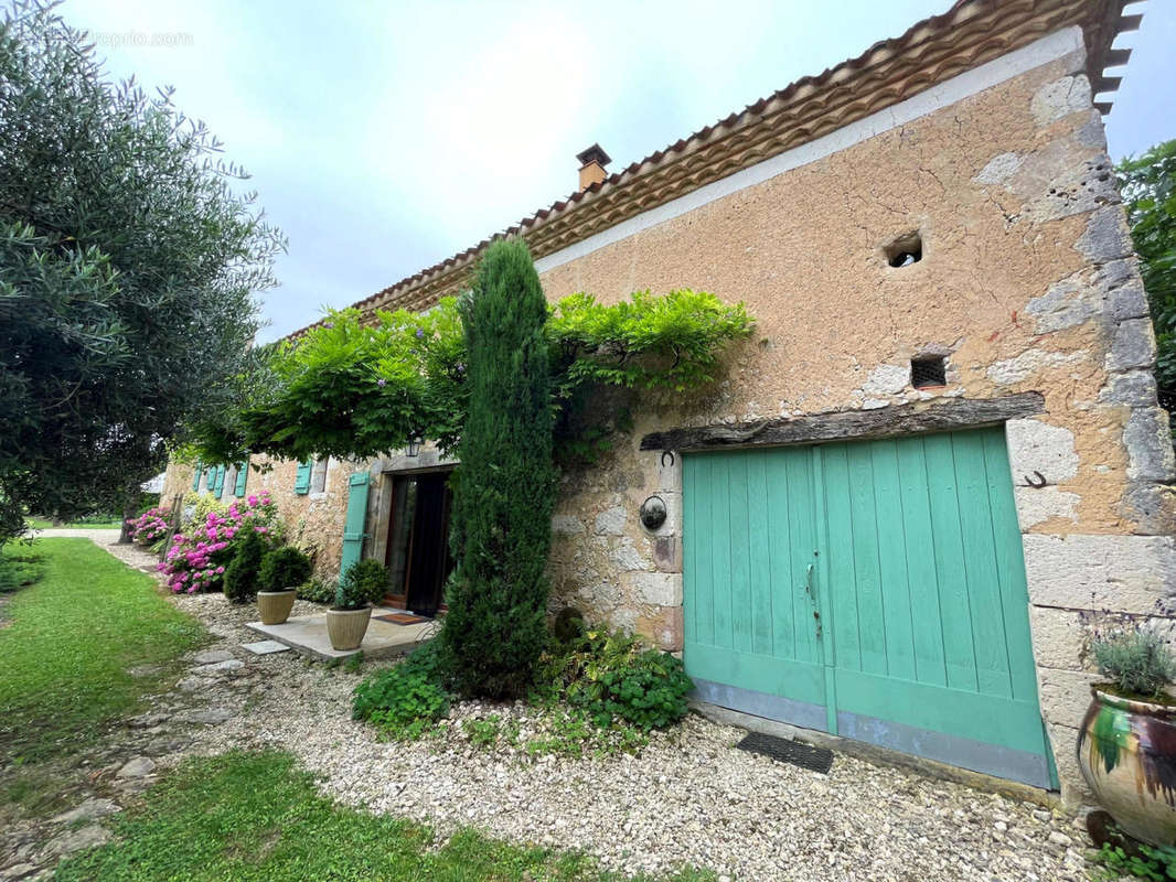 facade arrière - Maison à CASTERA-VERDUZAN