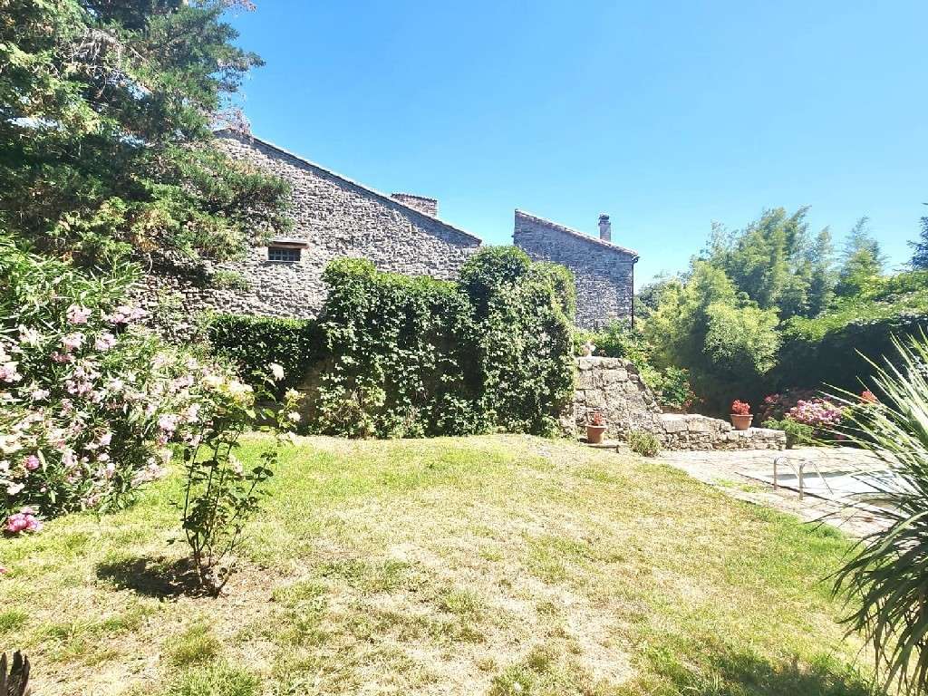 Maison à SAINT-JULIEN-LES-ROSIERS