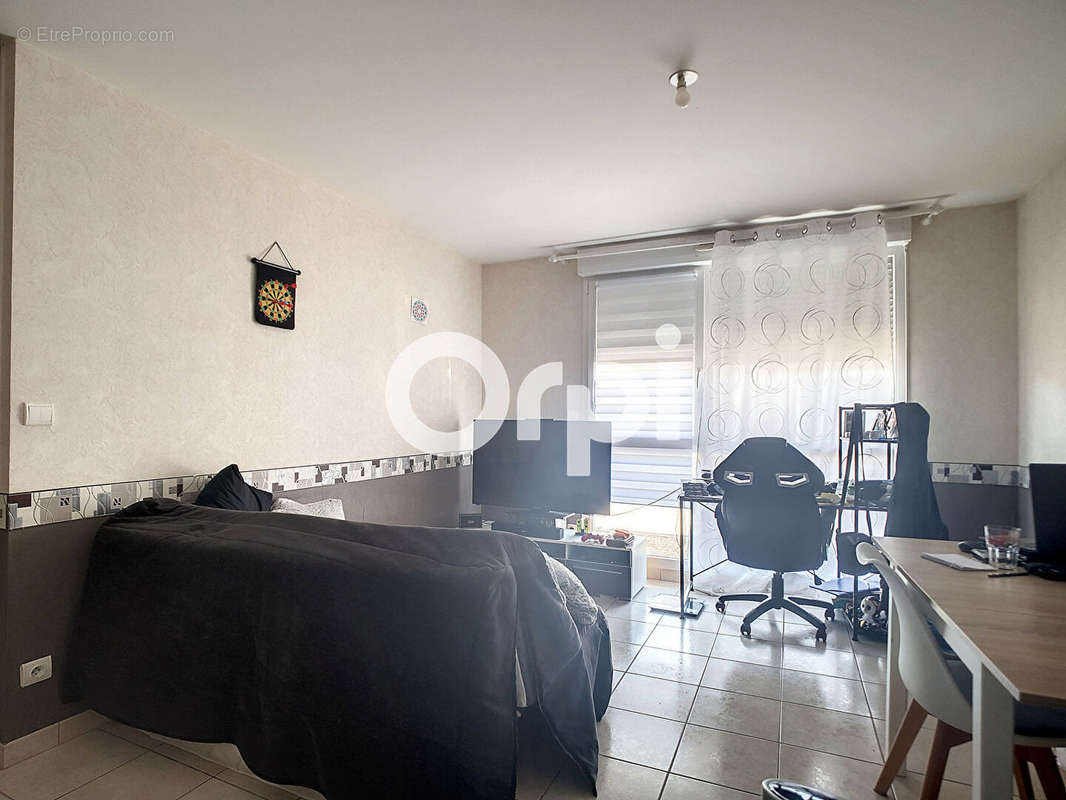 Appartement à GENLIS