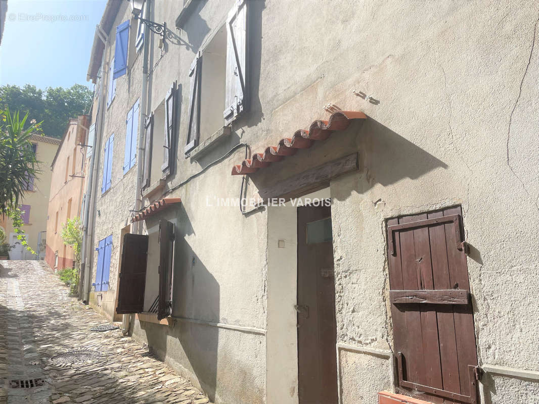 Maison à COLLOBRIERES