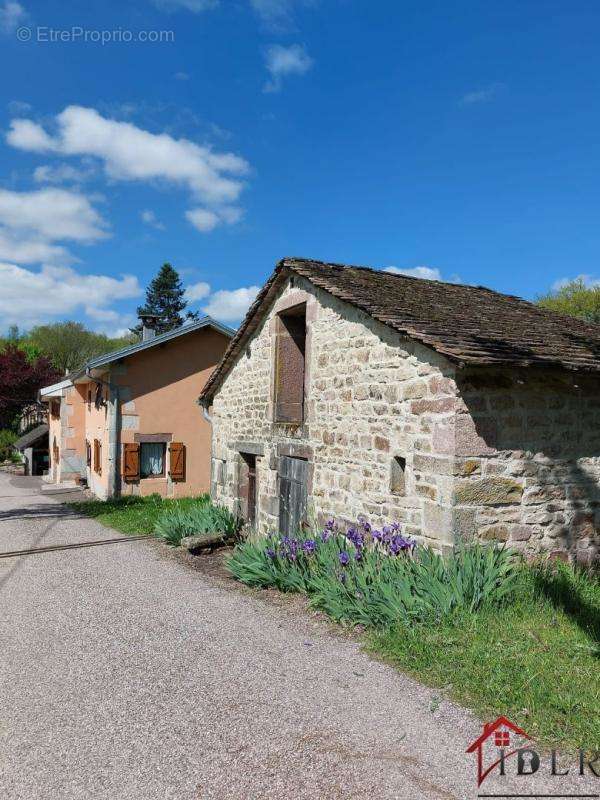 Maison à FOUGEROLLES