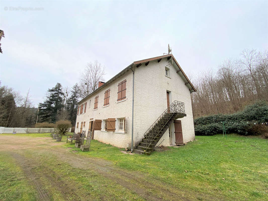 Appartement à SAINT-PAUL-LA-ROCHE