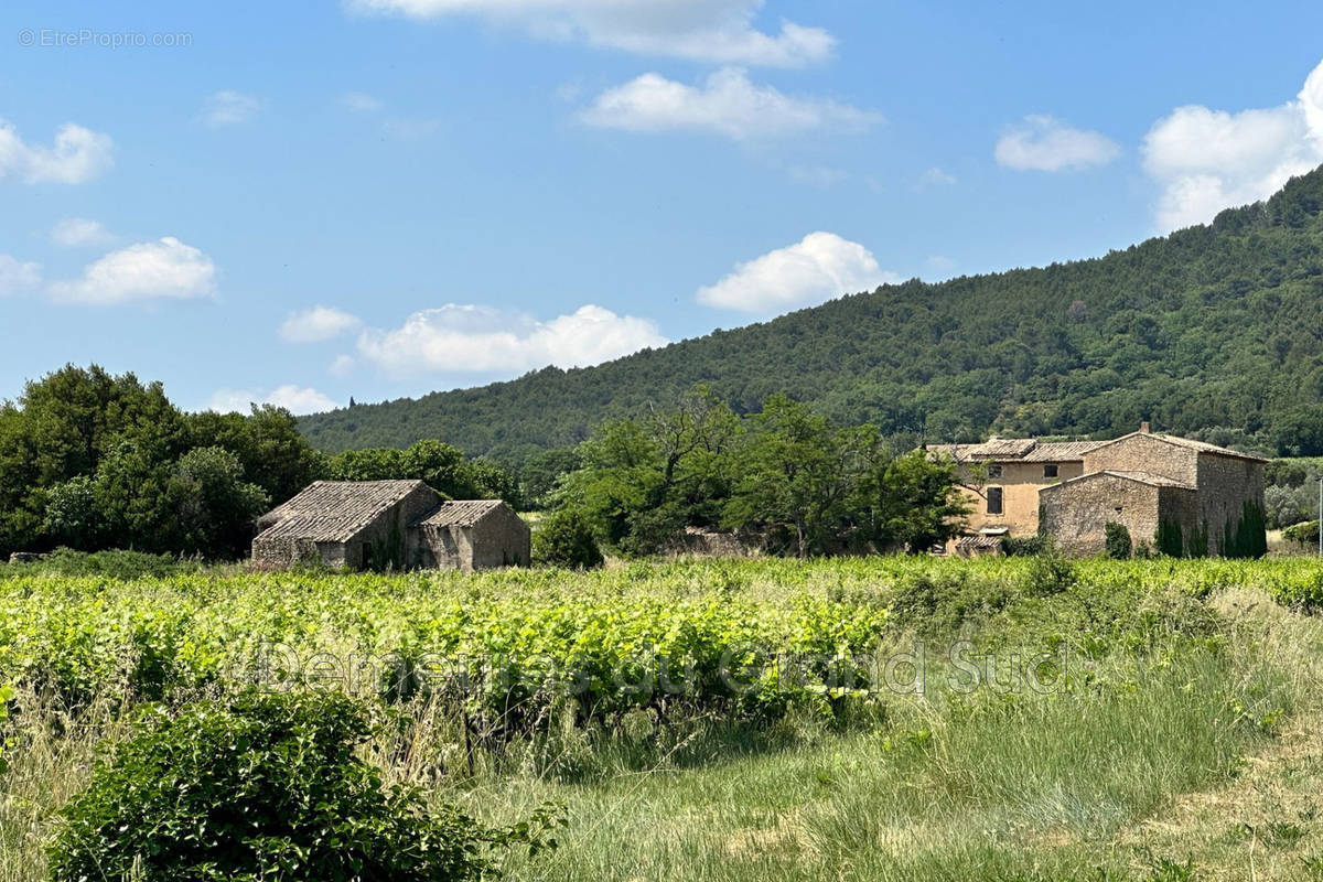 Maison à LAUDUN-L&#039;ARDOISE