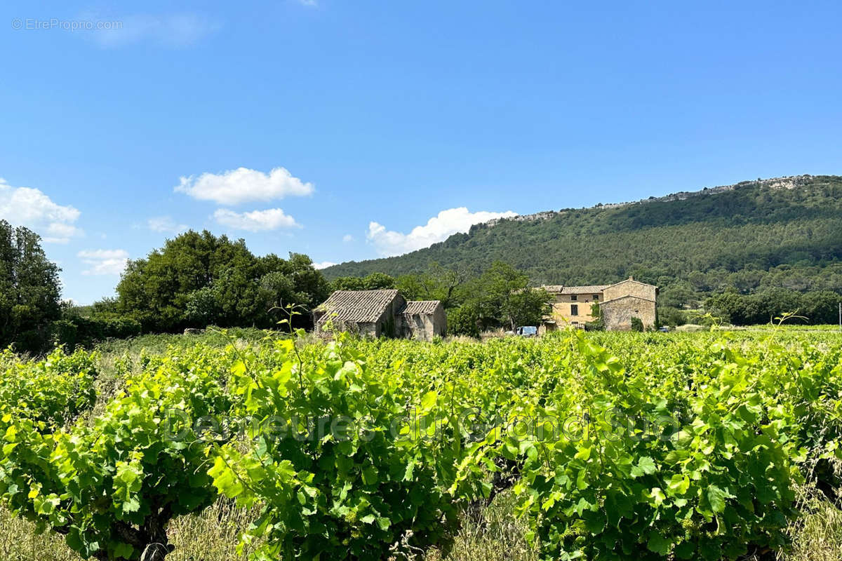 Maison à LAUDUN-L&#039;ARDOISE