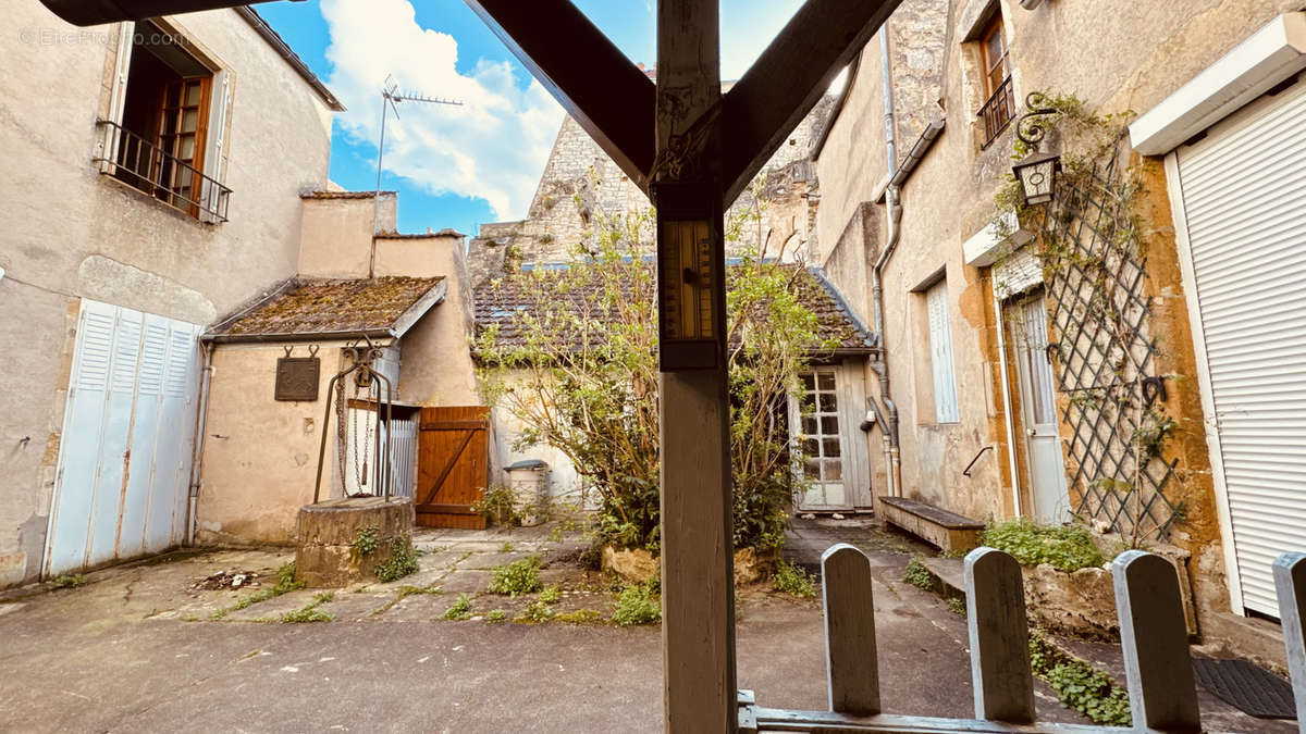 Maison à VEZELAY