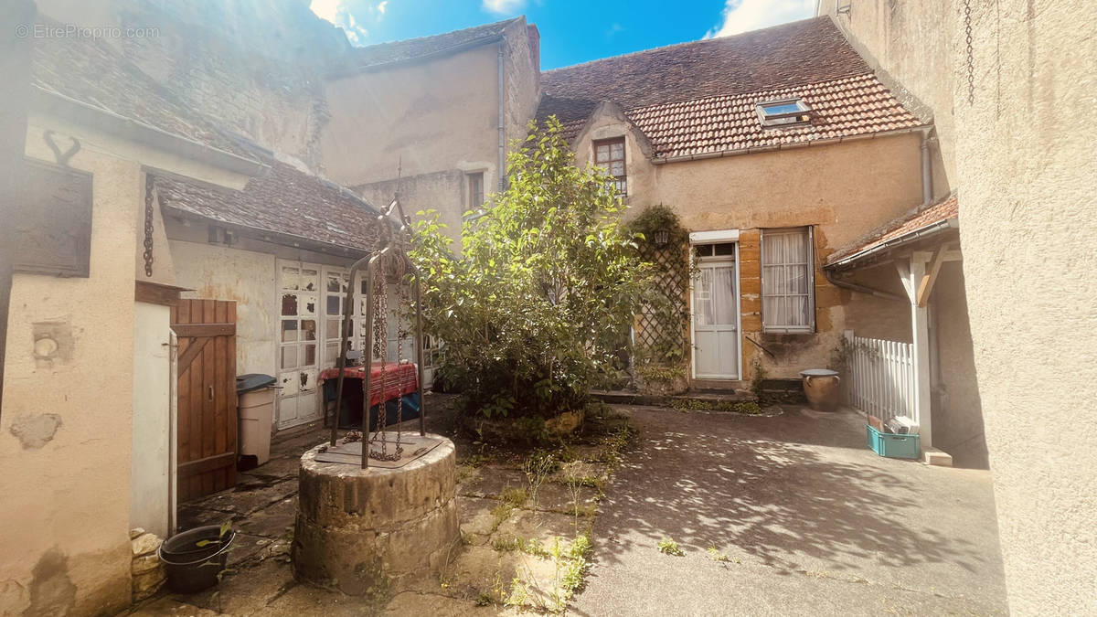 Maison à VEZELAY