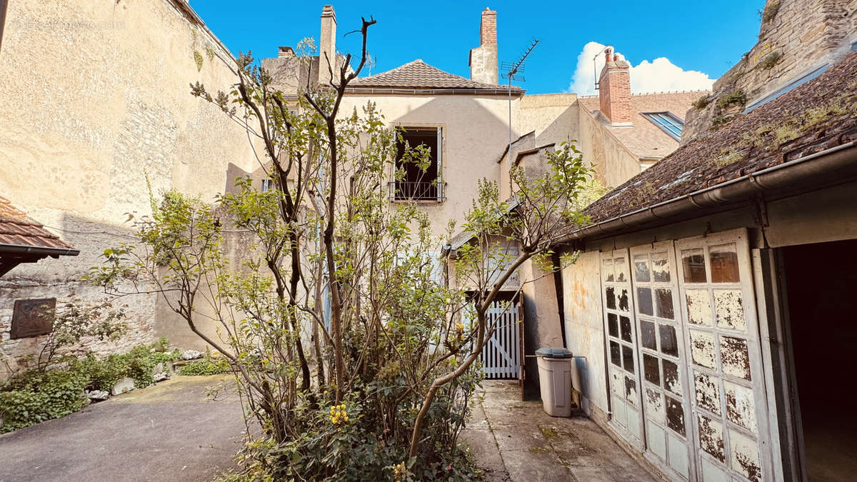 Maison à VEZELAY