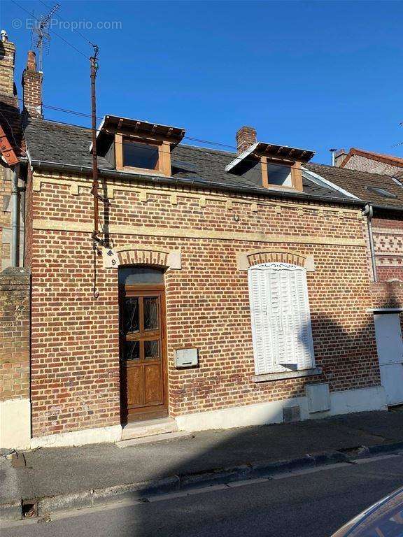 Maison avec commodités de plain pied d&#039;une superficie de 111 m² - Maison à LAON