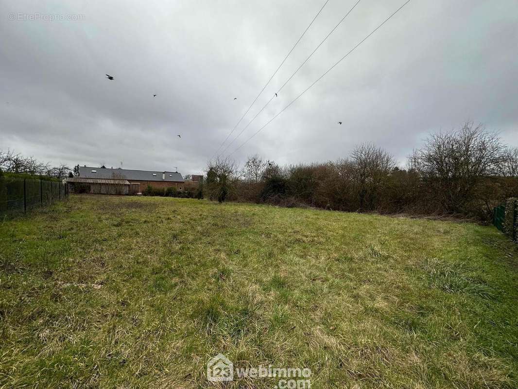 Vous bénéficiez d&#039;une façade de 46 mètres - Terrain à AULNOIS-SOUS-LAON