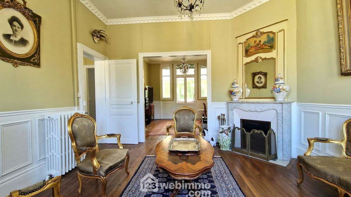 Un double séjour de 32,50 m² avec... - Maison à SISSONNE