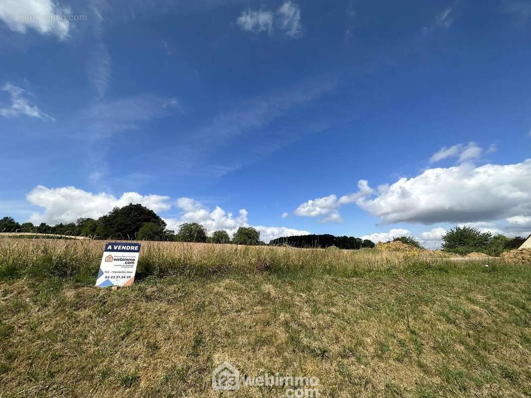 Vous bénéficiez d&#039;une façade de 21 mètres - Terrain à VAUDESSON