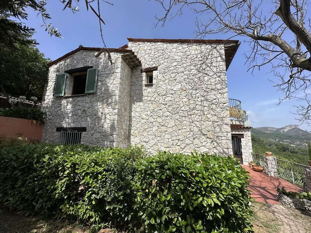 Maison à TOURRETTES-SUR-LOUP