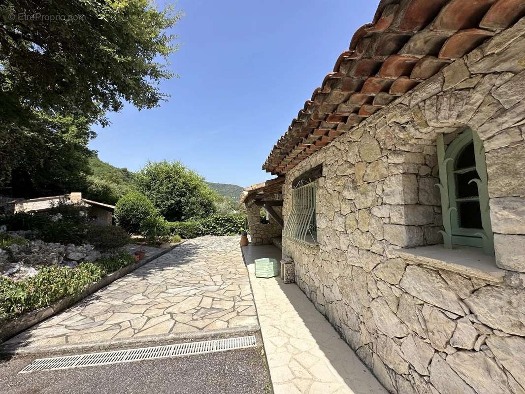 Maison à TOURRETTES-SUR-LOUP