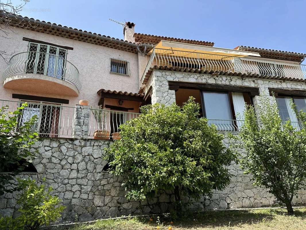 Maison à TOURRETTES-SUR-LOUP