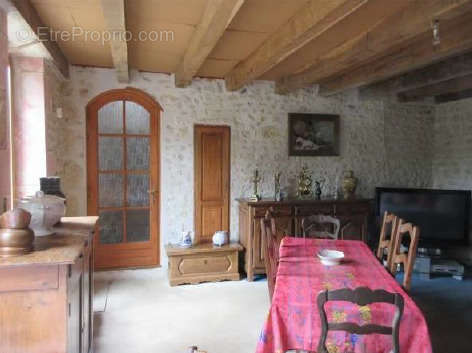 Maison à SAINT-BONNET-SUR-GIRONDE