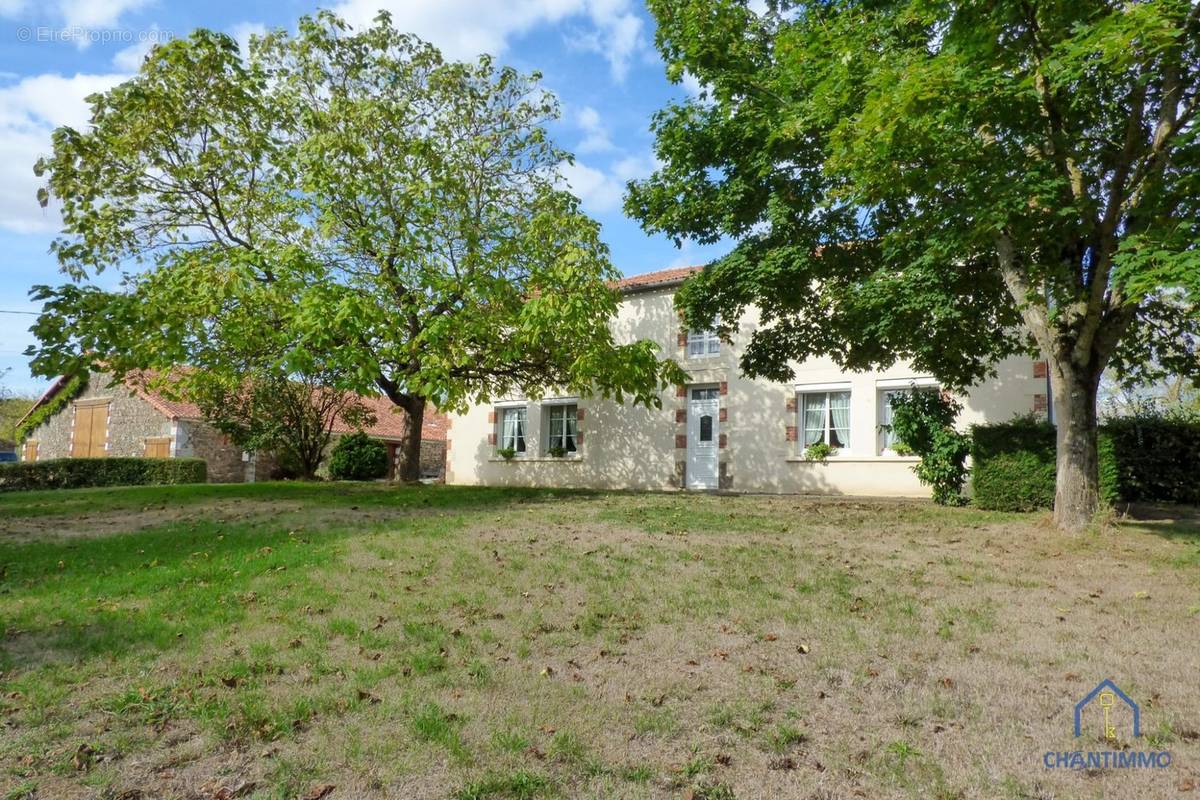 Maison à MOUILLERON-EN-PAREDS