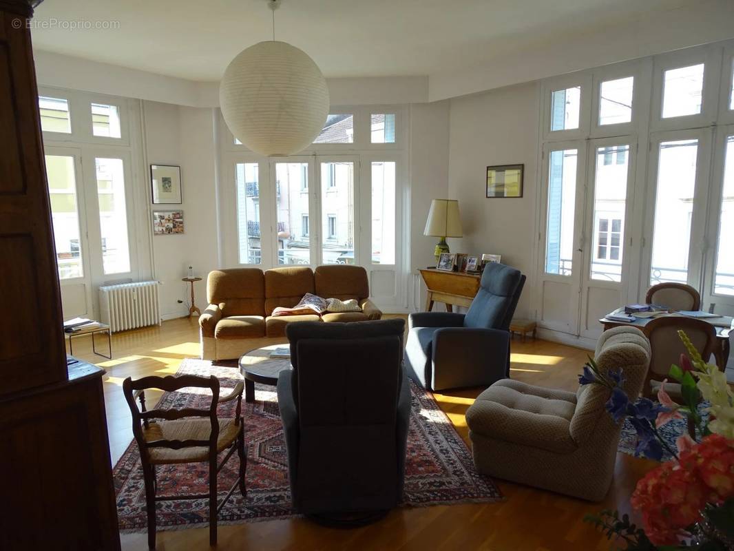 Appartement à MONTCEAU-LES-MINES