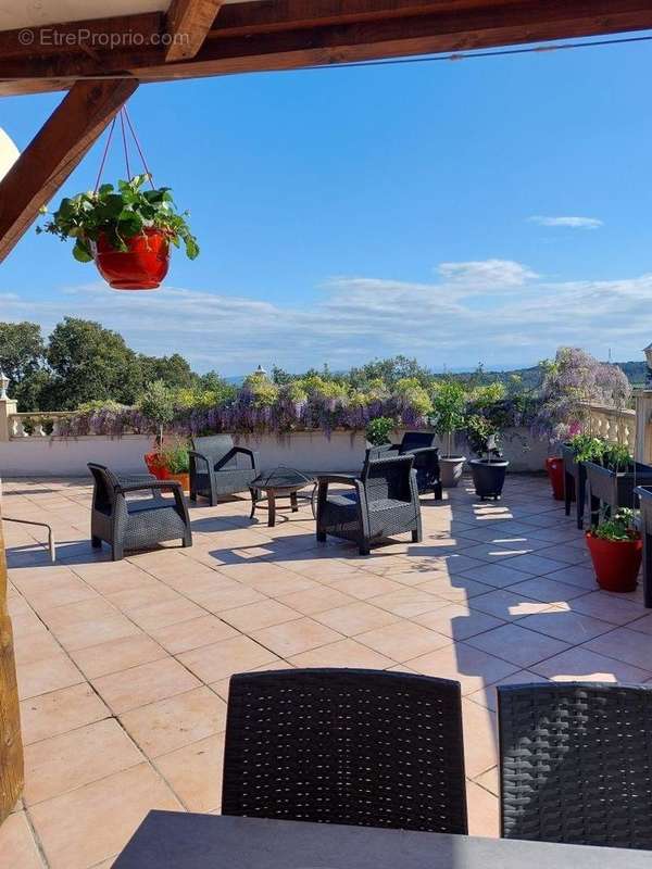 Vaste terrasse de plus de 100m2 avec vue exceptionnelle - Maison à CARCASSONNE