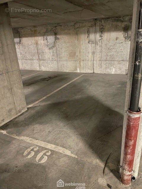 Parking à COURBEVOIE