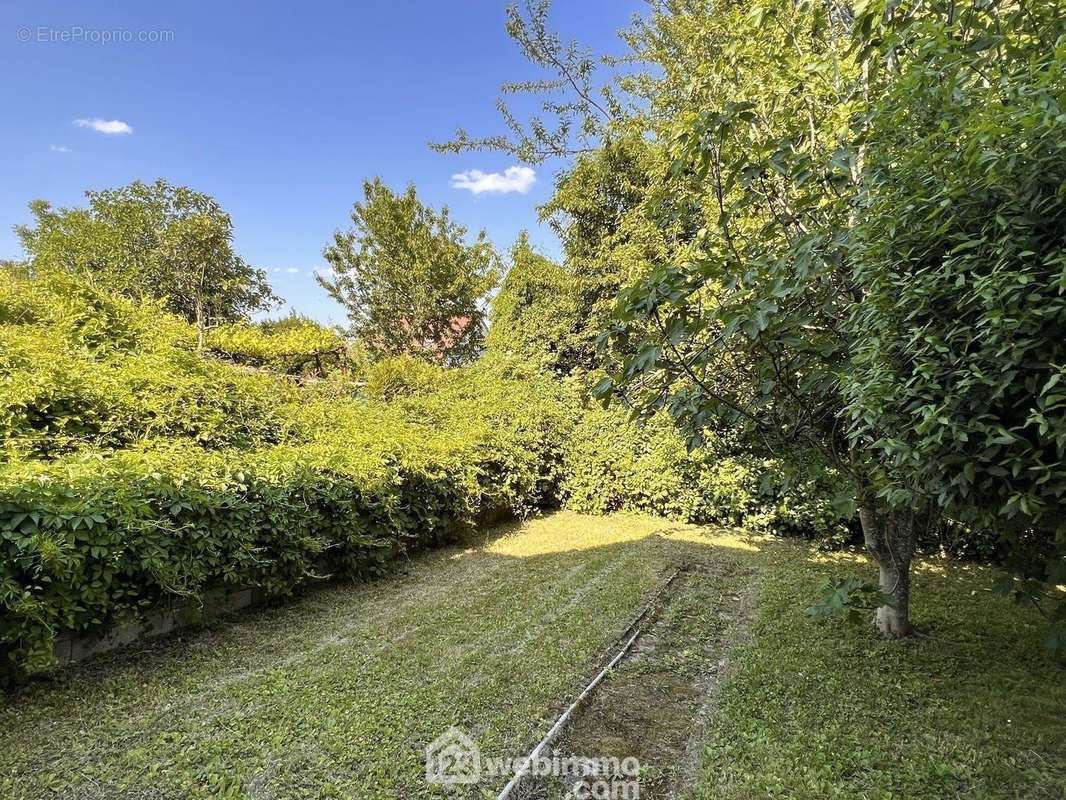 Orientée côté jardin, - Maison à VITRY-SUR-SEINE