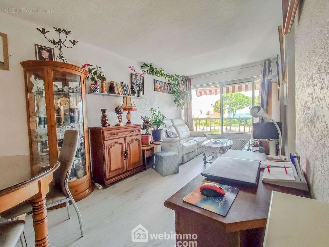 D&#039;une belle pièce de vie - Appartement à SETE