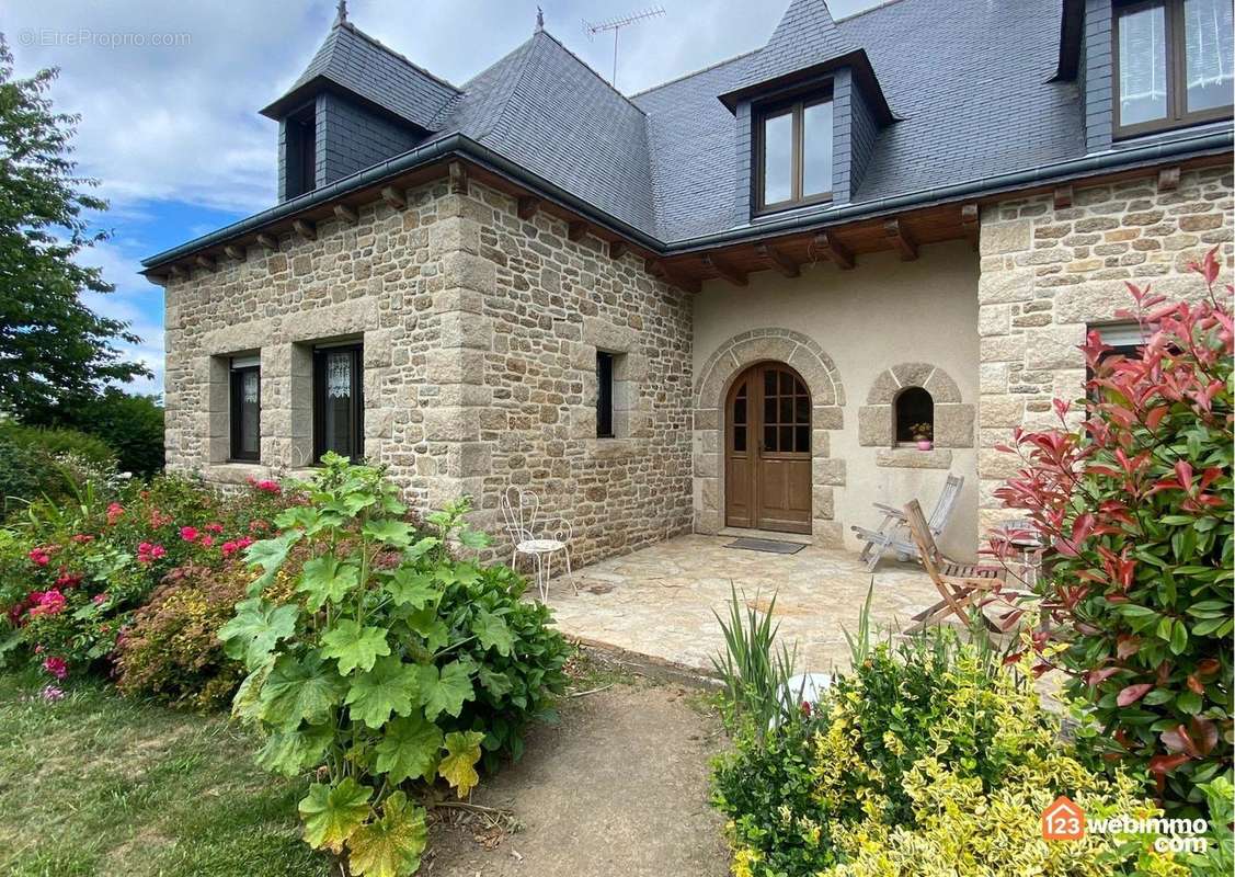 Maison à TREDANIEL