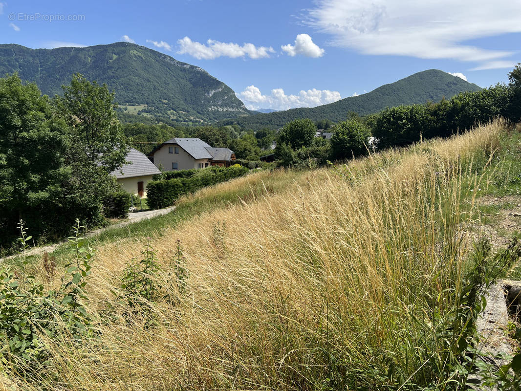 Terrain à CURIENNE