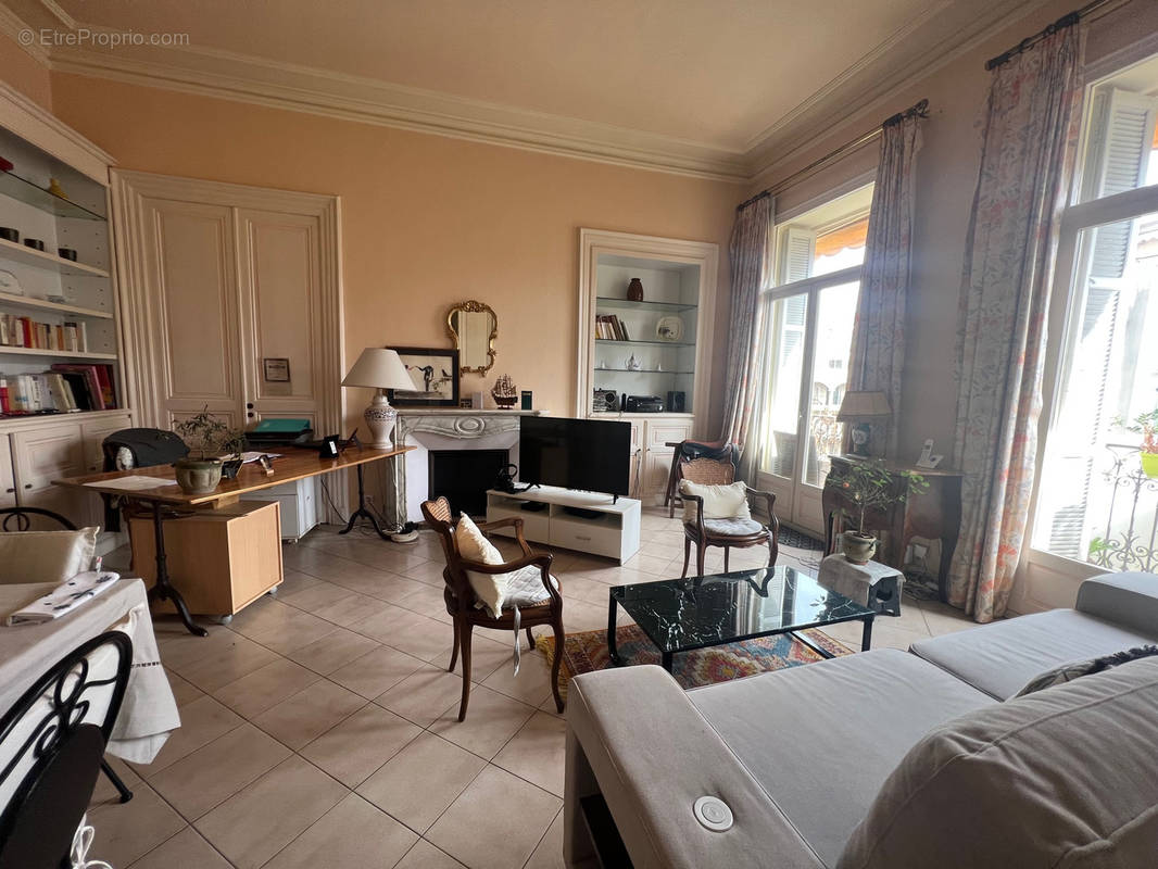 Appartement à MENTON