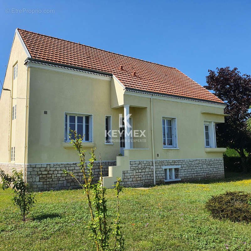 Maison à TONNAY-CHARENTE